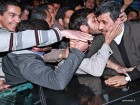 از تسلیت به احمدی نژاد تا شعار «شعار هرچی مرده، احمدی برمی گرده»