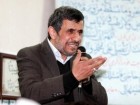 محمود احمدی نژاد در مراسم ختم مادر خود در قم.