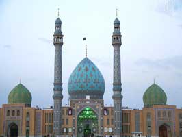 ارائه خدمات ويژه به زائران مسجد جمكران در ايام ۱۴ و ۱۵ خرداد