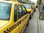 مدیرعامل سازمان تاکسیرانی شهرداری قم از پیش‌بینی 50 دستگاه تاکسی برای انتقال زائرین از پارکسوار شمالی به مرکز شهر در ایام 14 و 15 خرداد خبر داد.