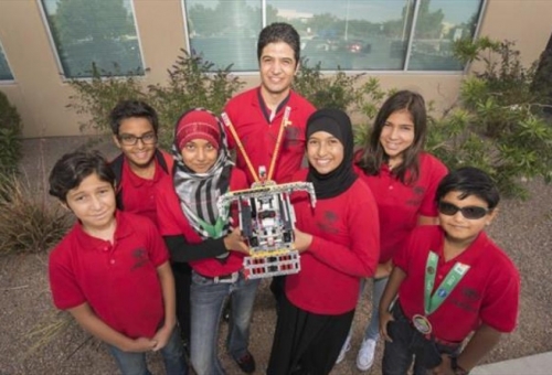 تیم دانش آموزان مسلمان آمریکایی برنده جایزه رقابت‌های رباتیک شد