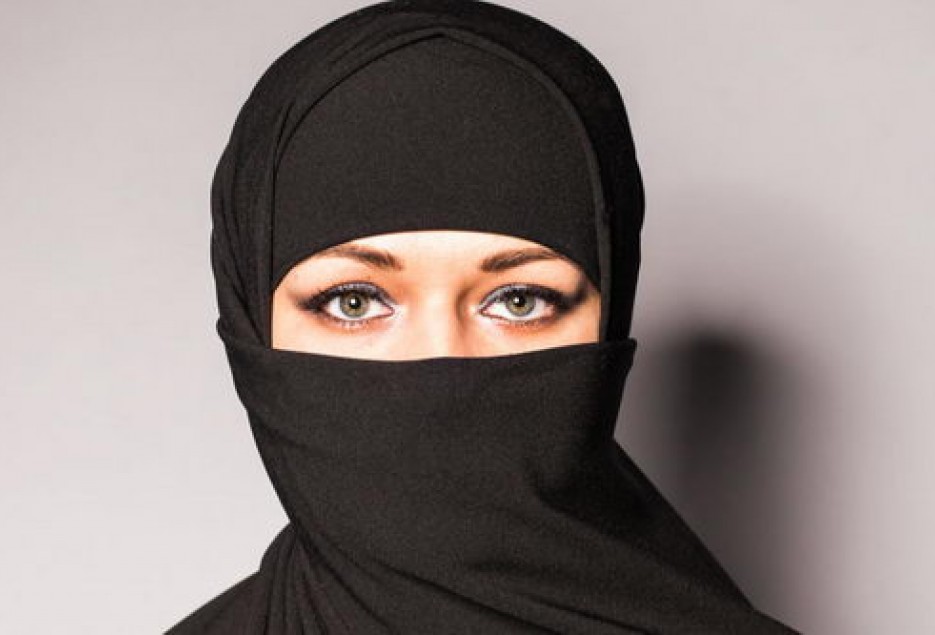 قانون ممنوعیت پوشیه و برقع برای زنان راننده در آلمان تصویب شد