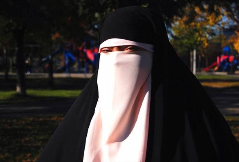 مسلمانان کانادا از قانون منع پوشیه به دادگاه شکایت کردند