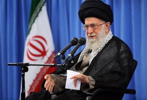 امام خامنه‌ای: بین حرکات وحشیانه و اعتراضات مردم باید تفکیک قائل شد