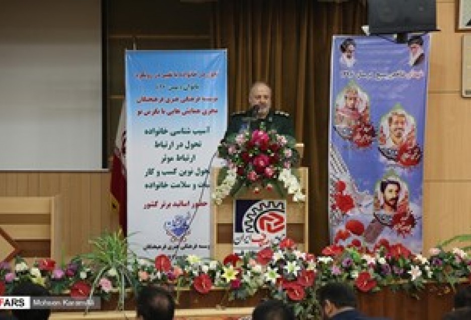 رهبری دینی از مهم‌ترین عوامل پیروزی انقلاب اسلامی است