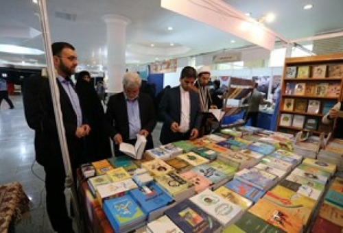 مدیران آستان کریمه اهل‌بیت‌(س) از نمایشگاه کتاب دین بازدید کردند