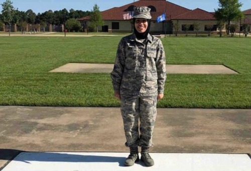 برای نخستین بار، زن محجبه در نیروی هوایی میشیگان استخدام شد