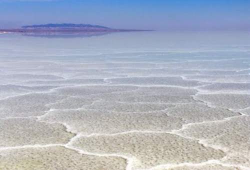 حفظ دریاچه نمک دغدغه دوستداران محیط زیست قم