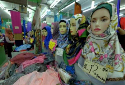 نهاد اسلامی در مالزی خواستار احترام به «حق حجاب زنان» در محل کار شد