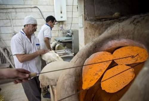 انتقاد نانوایان از ثبات قیمت نان در قم/تشکیل کمیته کنترل کیفیت نان