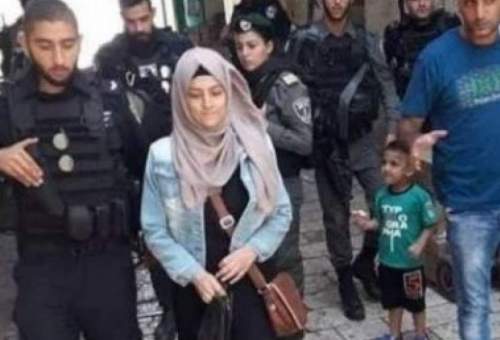 ​بانوی فلسطینی و دخترش حق ورود به مسجدالاقصی را ندارند
