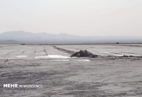 اراده قوی برای احیای دریاچه نمک قم وجود ندارد