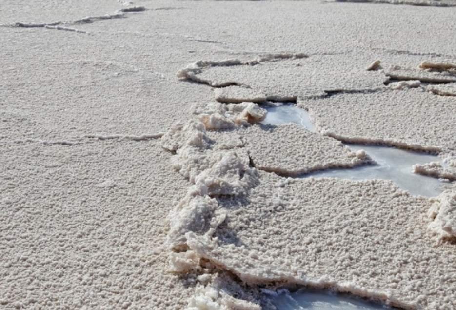 دریاچه نمک قم برای ادامه حیات تنفس مصنوعی می خواهد