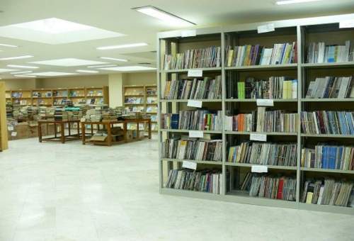 وجود ۷۰۰ هزار کتاب در کتابخانه‌های قم/ تولید روزانه ۱۴ کتاب بریل