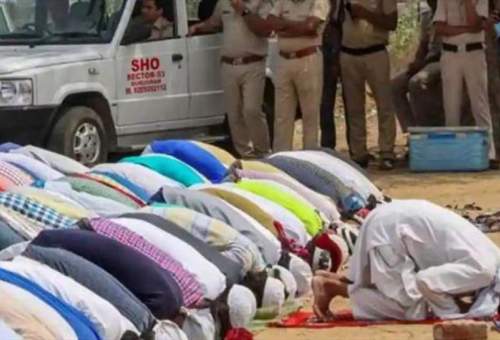 برپایی نماز در اماکن عمومی شهر نویدای ایالت اتارپرادش هند ممنوع شد
