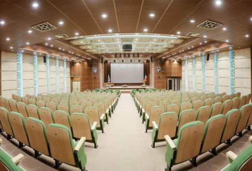220 صندلی به ظرفیت سینماهای قم افزوده شد