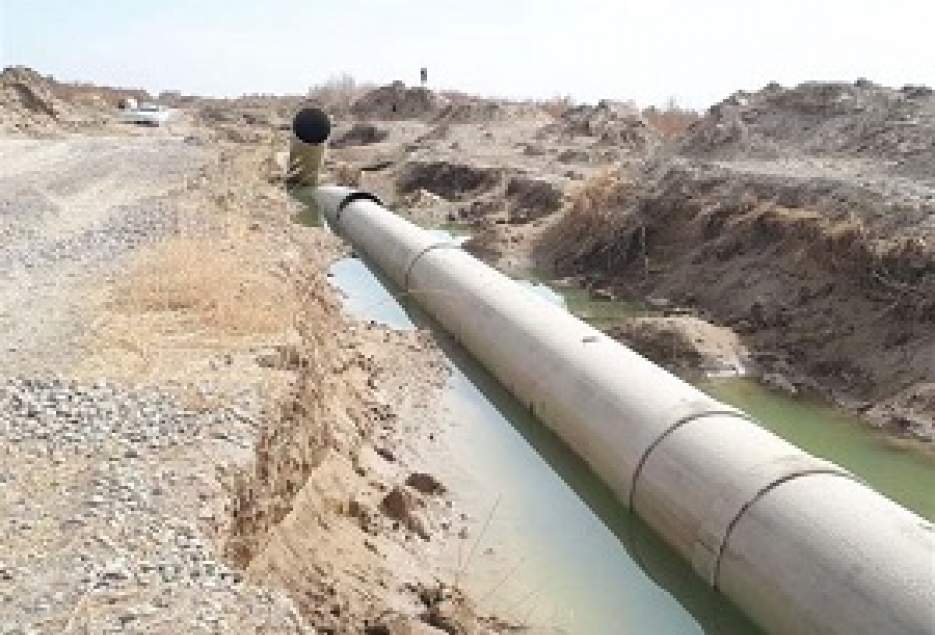 خط کمکی انتقال آب شهر کهک تا ۲۲بهمن به بهره برداری می رسد
