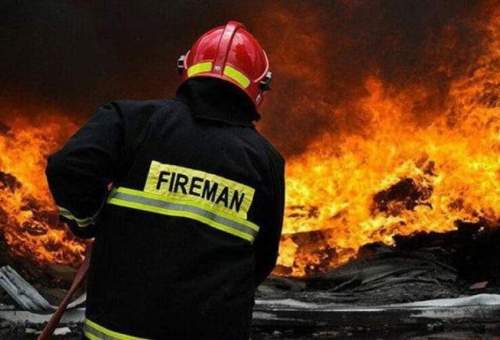 حضور ۵۰ آتش‌نشان در عملیات اطفاء حریق یک مرکز گاز مایع در قم