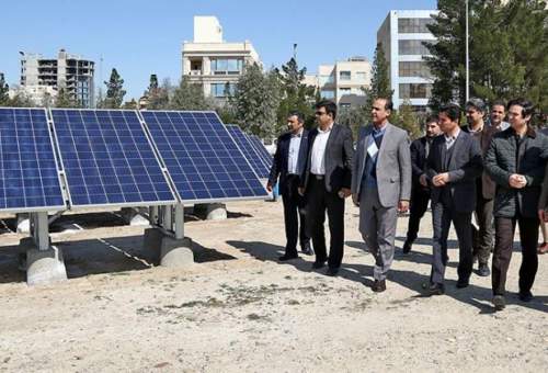 حمایت وزارت نیرو از راه‌اندازی نیروگاه‌های خورشیدی/قدردانی از آبفای قم در استفاده از انرژی‌های تجدیدپذیر