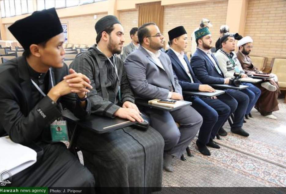 تشرف شرکت‌کنندگان مسابقات بین‌المللی قرآن طلاب علوم دینی به مشهد مقدس