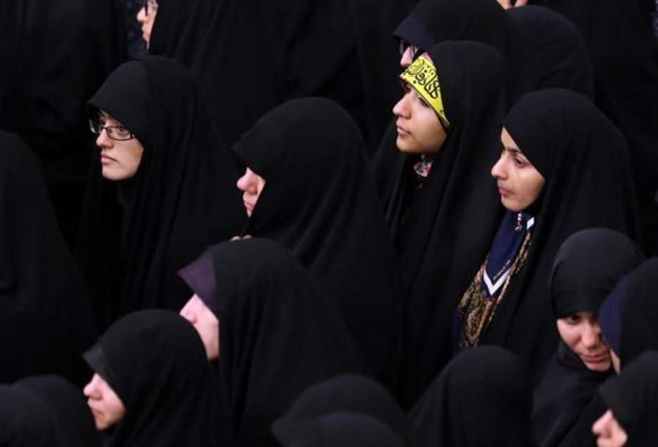 حوزه در حرکتی جهادی جلوی هنجارشکنی حجاب و عفاف را بگیرد