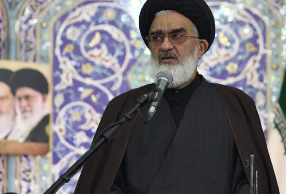 امام جمعه قم: موضع ملت ایران «مرگ بر آمریکا» است