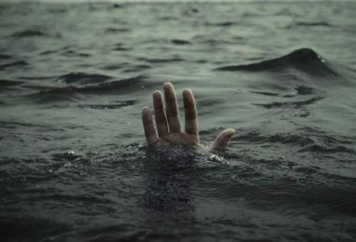 جسد جوان غرق شده در دهستان قاهان قم از آب بیرون کشیده شد