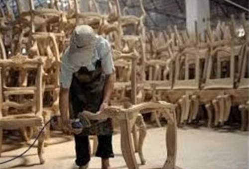 خام فروشی بلای جان صنعت چوب استان قم؛ انتقاد از حضور غیربومی‌ها در نمایشگاه‌های مبلمان استان