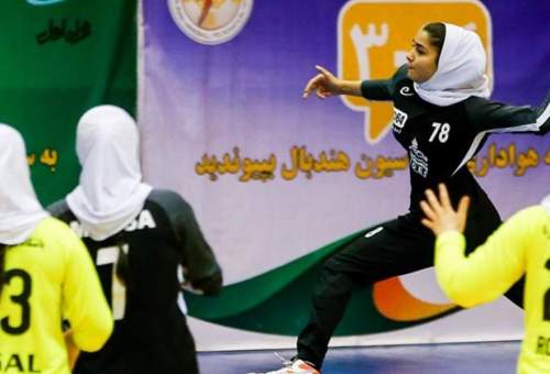 قم روی سکوی سوم هندبال دختران ایران