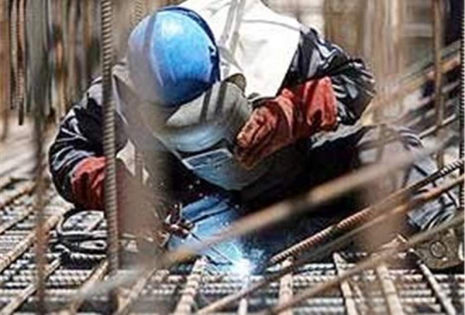 کارگران ساختمانی قم شناسنامه‌دار می‌شوند