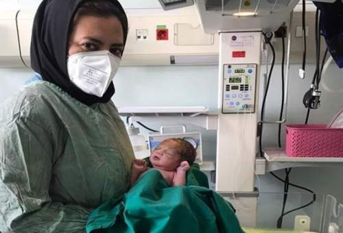 تولد نخستین نوزاد در بیمارستان فرقانی پس از خروج از چرخه درمان بیماران کرونایی