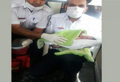 نوزاد عجول در آمبولانس متولد شد