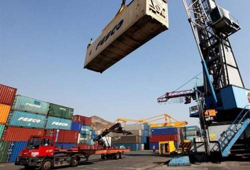 واردات استان قم از ابتدای امسال ۳۶ درصد کاهش‌یافته است