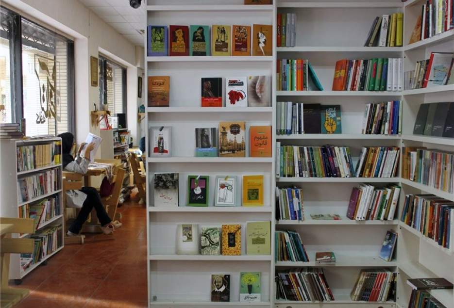 کافه کتاب و شهربازی مفهومی در بوستان کتاب قم احداث شود