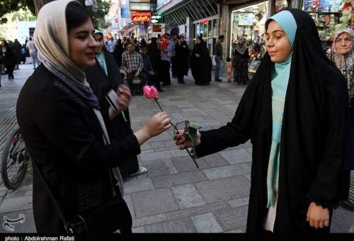 مطالبه ستاد امر به معروف قم از دستگاه‌های متولی ترویج عفاف و حجاب