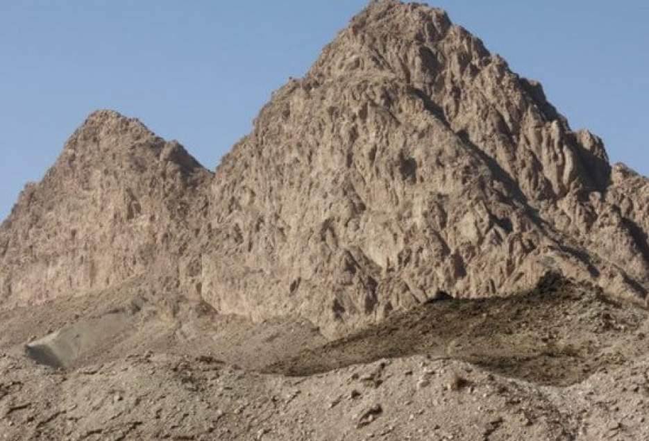 شهروندان از صعود به کوه دوبرادران خودداری کنند