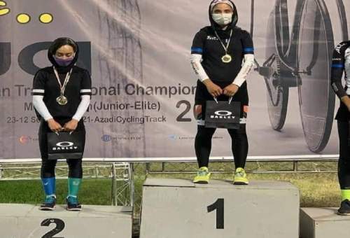 صدرنشینی دختر دوچرخه سوار قمی در مسابقات قهرمانی کشور