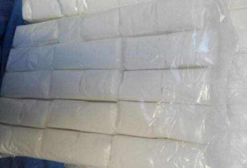 کشف احتکار دو هزار تن خمیر دستمال کاغذی در قم