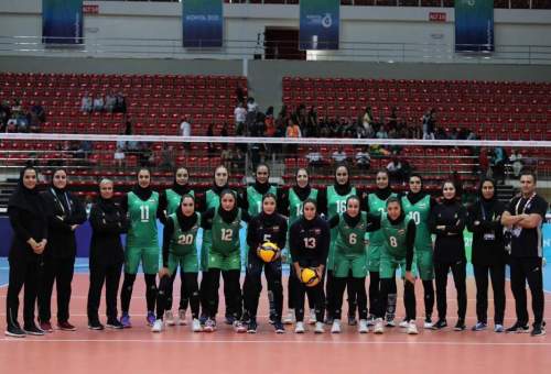 مربی قمی همراه با تیم والیبال زنان ایران نایب قهرمان کشورهای اسلامی شد