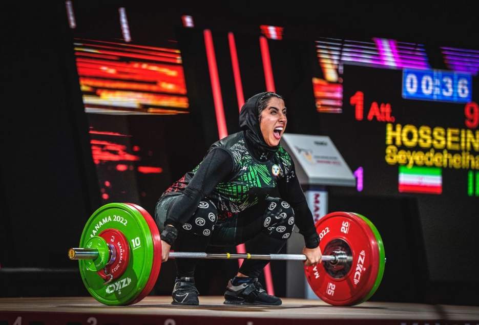 Iranian woman makes history in Asian Weightlifting Championships