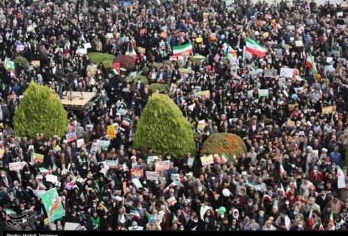 حضور معنادار مردم ایران در راهپیمایی ۱۳ آبان/‌ خط و نشان راهپیمایان برای "آمریکا و ‌اغتشاشگران‌" + فیلم