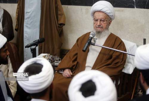 آیت الله مکارم شیرازی: بهاییت نه اقلیت مذهبی بلکه یک گروه سیاسی است