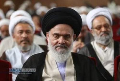 آیت الله حسینی بوشهری :ایام تبلیغی محرم بهترین فرصت برای لبیک به مطالبه رهبر انقلاب است.