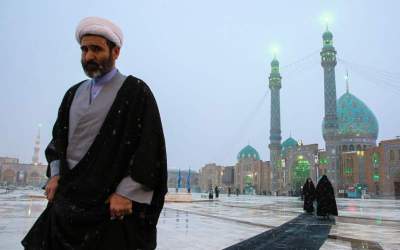 تصاویر بارش برف در مسجد مقدس جمکران