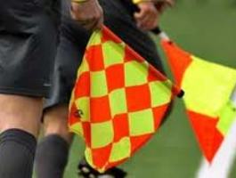 داوران قمی دیدار ذوب آهن و شموشک را قضاوت می‌کنند