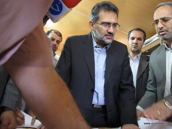بازدید استاندار قم، حجت الاسلام و المسلمین موسی پور و وزیر فرهنگ و ارشاد اسلامی، دکتر محمد حسینی از پروژه تالار شهر قم