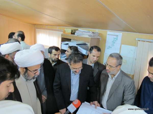 بازدید استاندار قم، حجت الاسلام و المسلمین موسی پور و وزیر فرهنگ و ارشاد اسلامی، دکتر محمد حسینی از پروژه تالار شهر قم