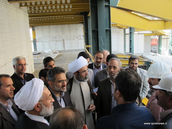 بازدید استاندار قم، حجت الاسلام و المسلمین موسی پور و وزیر فرهنگ و ارشاد اسلامی، دکتر محمد حسینی از پروژه تالار شهر قم