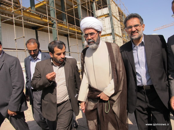 بازدید استاندار قم، حجت الاسلام و المسلمین موسی پور و وزیر فرهنگ و ارشاد اسلامی، دکتر محمد حسینی از پروژه تالار شهر قم