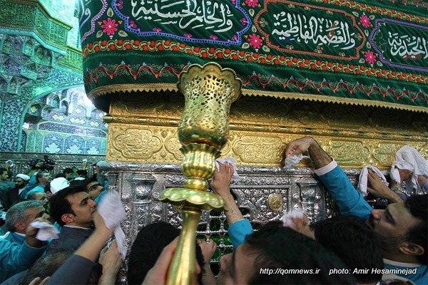 غبارروبی حرم کریمه اهل بیت، حضرت فاطمه معصومه(س) توسط نمایندگان مجلس شورای اسلامی